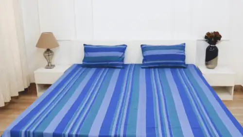 Classic-Lines-Blue-Bedsheet-Main-Image