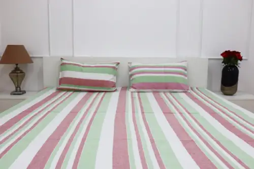 Classic-Lines-Green-Pink-Bedsheet-Main-Image