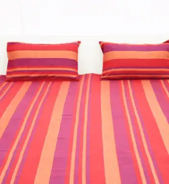 Classic-Lines-Red-Purple-Bedsheet-Main-Image