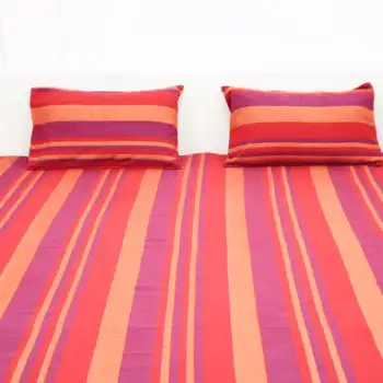 Classic-Lines-Red-Purple-Bedsheet-Main-Image